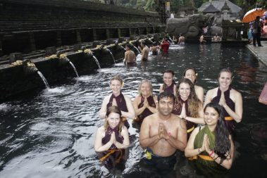 Photo Group of people enjoying a bath | Santosh Yoga Institute in Salt Lake City, UT